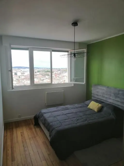 Lägenhet Charmant Appartement Aux Chalets Toulouse Frankrike